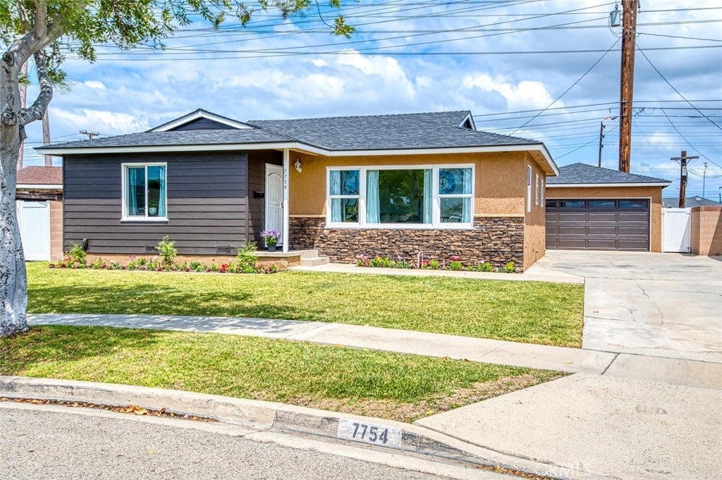 Photo of Listing #PW25092823