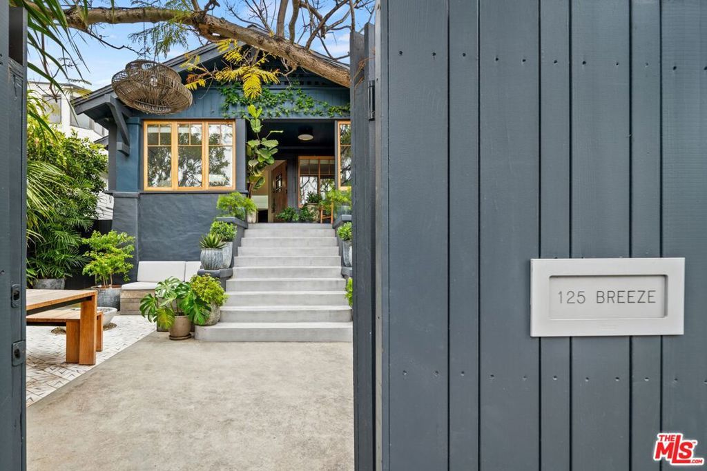 Photo of Listing #25526093