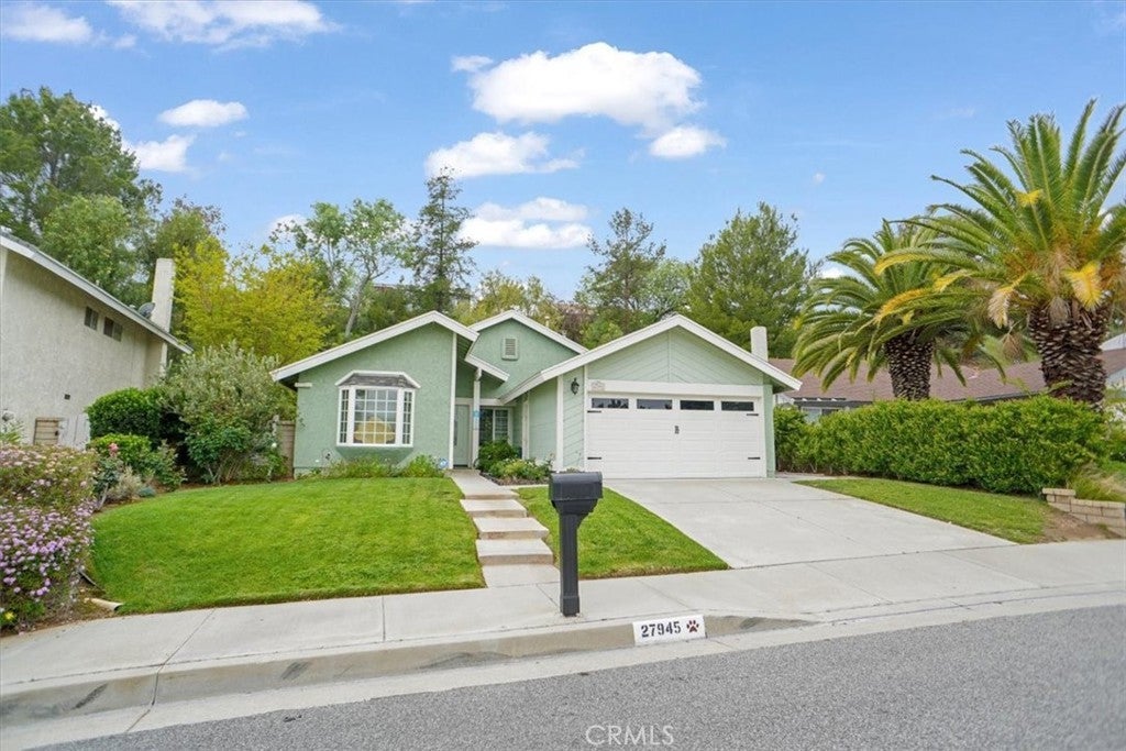 Photo of Listing #SR25093161