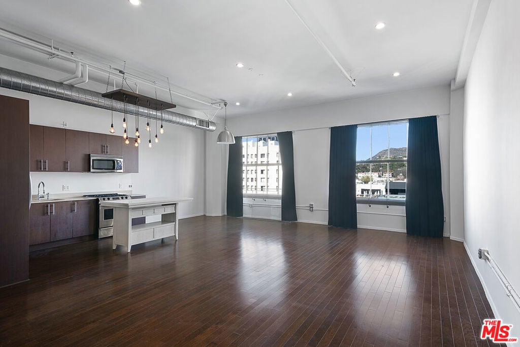 Photo of Listing #25531193