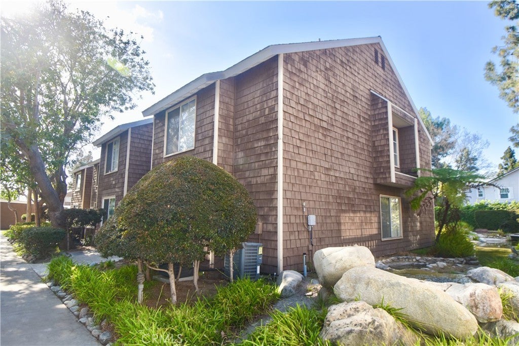 Photo of Listing #OC25093467