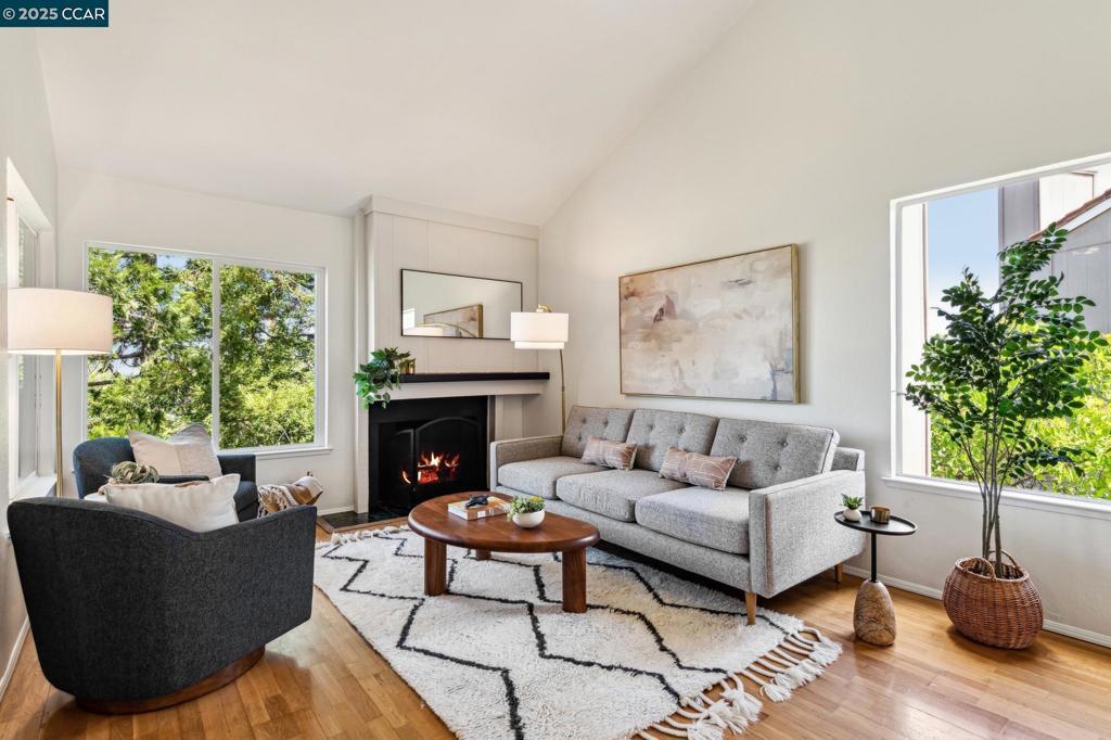 Photo of Listing #41095279