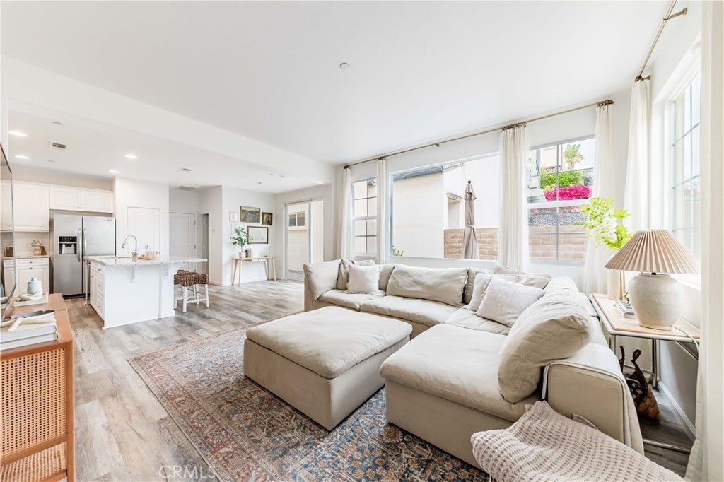 Photo of Listing #SW25093204