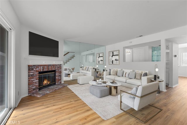 1417 12th Street 9, Manhattan Beach.