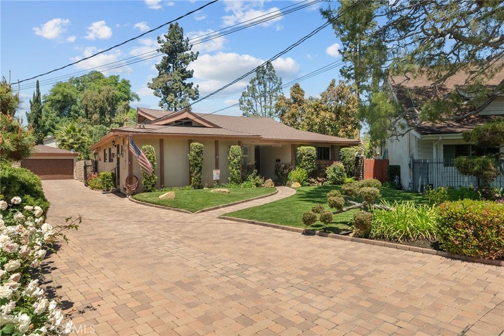 Photo of Listing #SR25093604