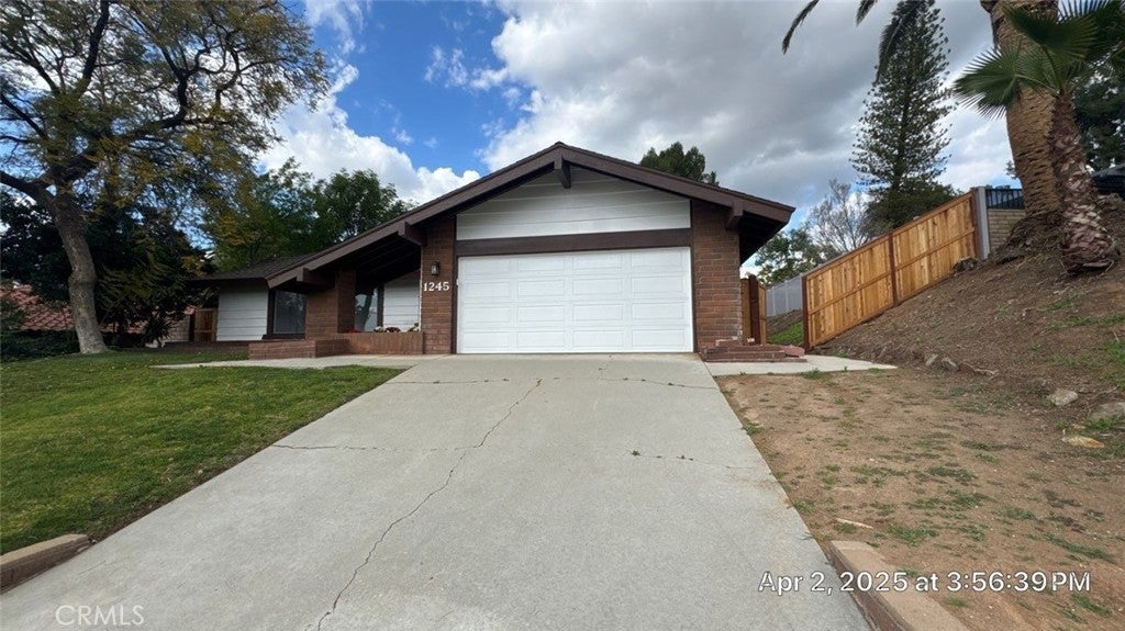 Photo of Listing #IV25088231