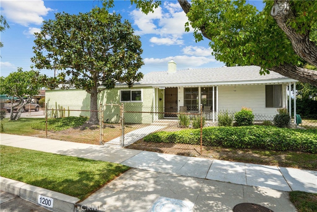 Photo of Listing #SR25092157