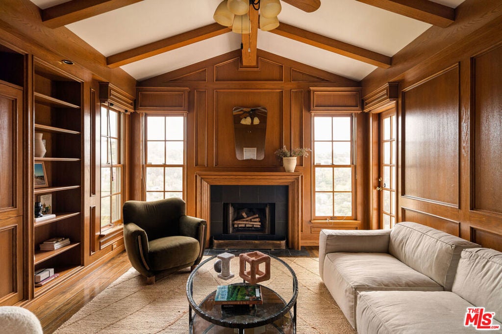 Photo of Listing #25531321