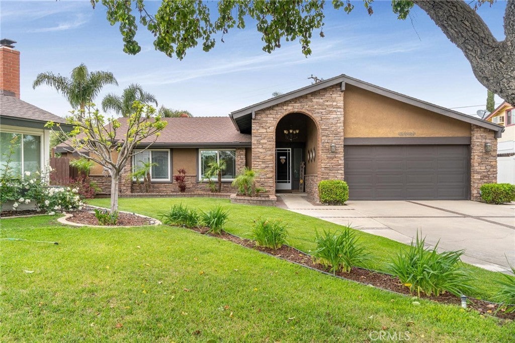 Photo of Listing #PW25092403