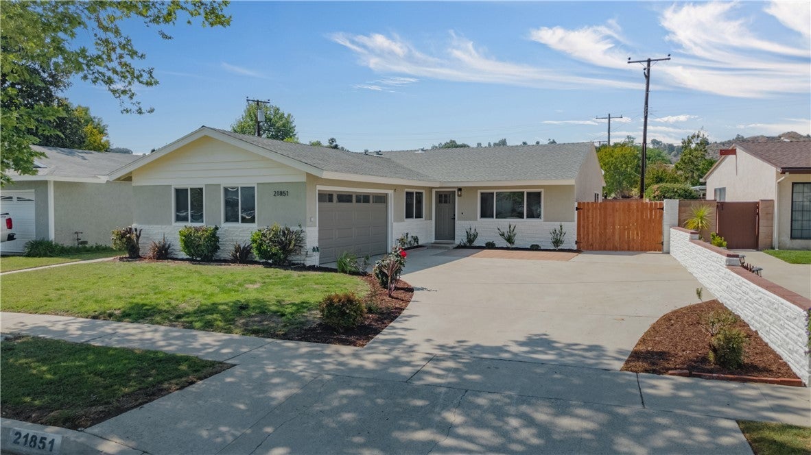 Photo of Listing #SR25094417