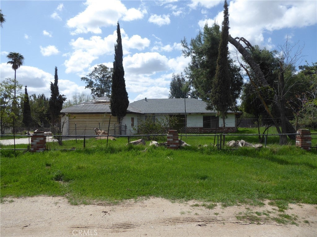 Photo of Listing #IV25094477