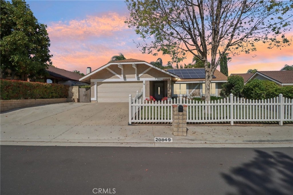 Photo of Listing #SR25094196