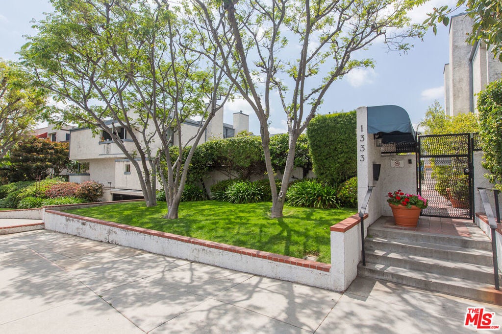 Photo of Listing #25531975