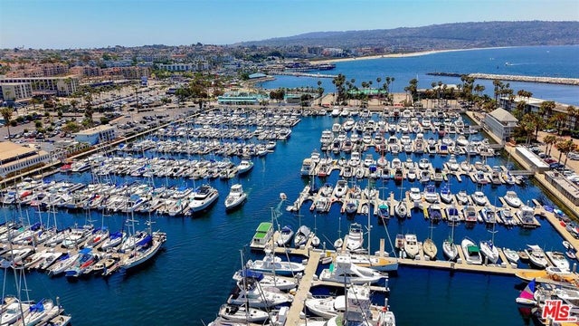 420 S Broadway B, Redondo Beach.