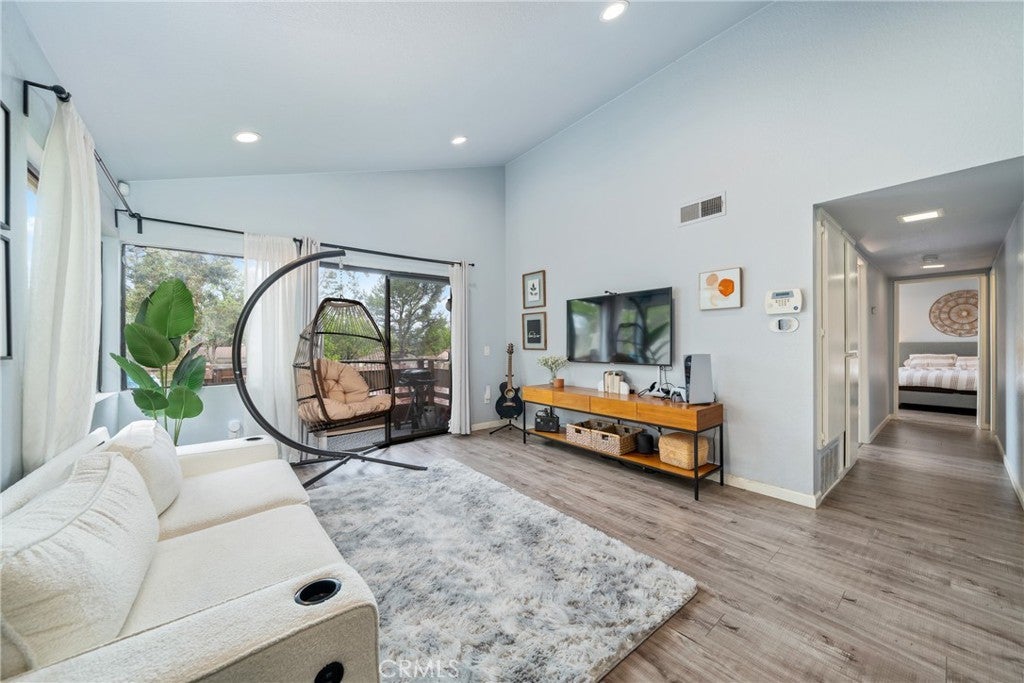 Photo of Listing #PW25094790