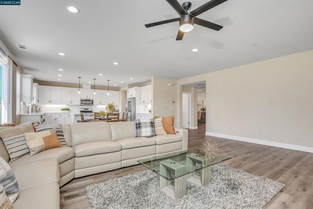 Photo of Listing #41095428