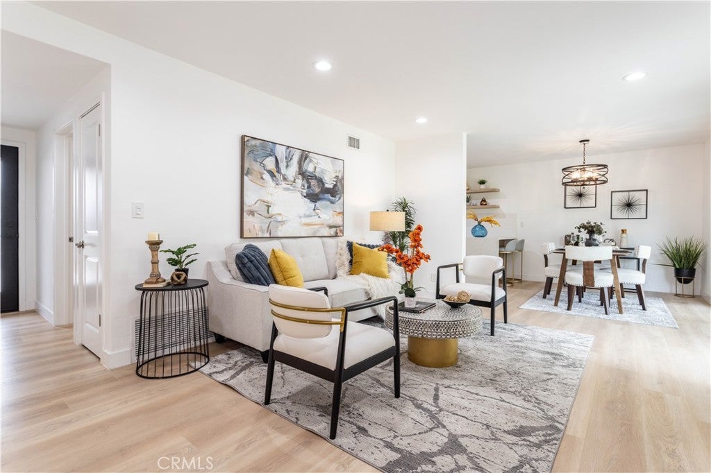 Photo of Listing #SR25091475