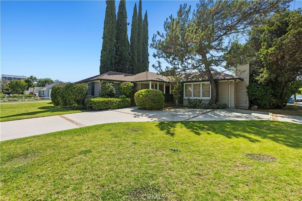 Photo of Listing #SR25094008