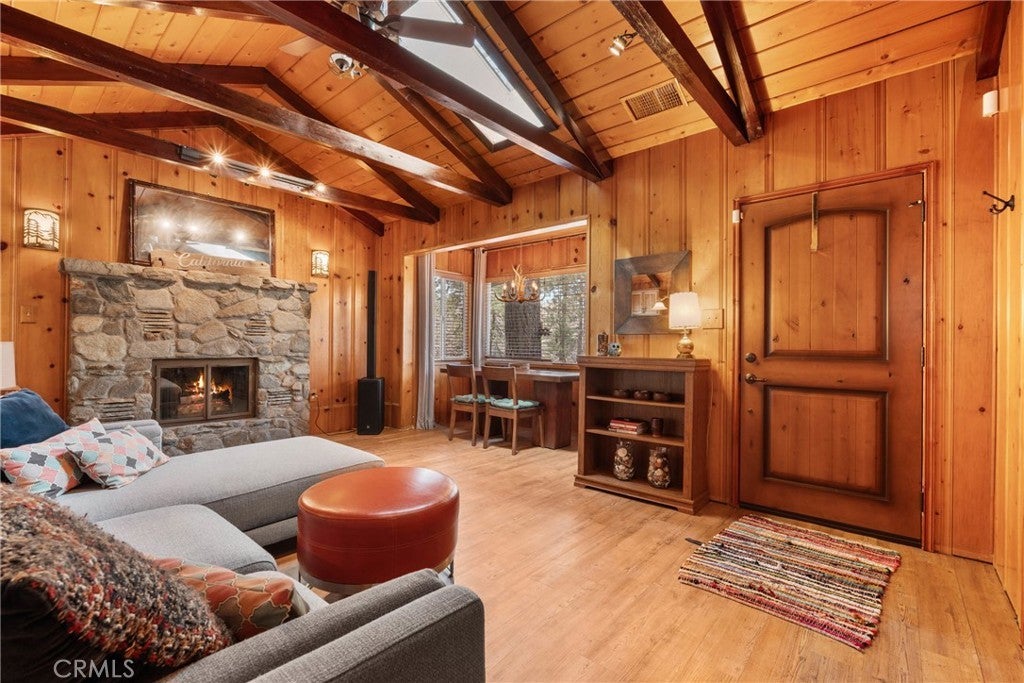 Photo of Listing #HD25093985