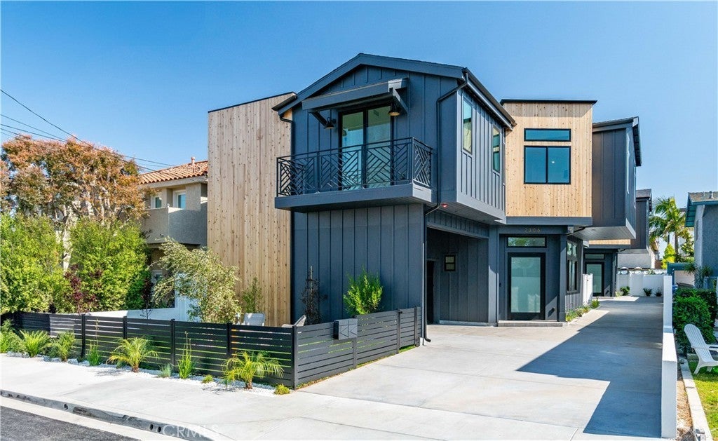 Photo of Listing #SB25095165