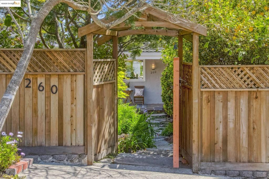 Photo of Listing #41095525