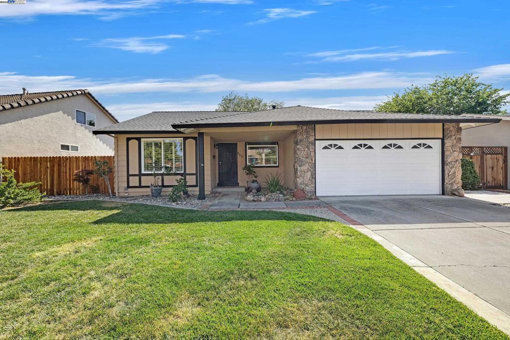 Photo of Listing #41095545