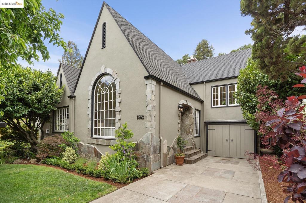 Photo of Listing #41095557