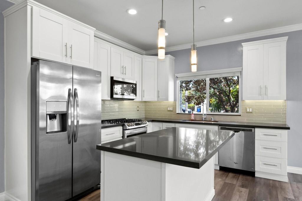 Photo of Listing #PTP2503095