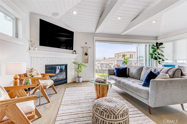 704 Loma, Hermosa Beach.