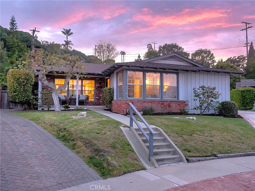 Photo of Listing #PV25093550