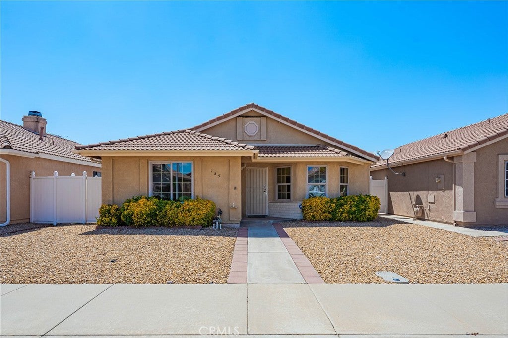 Photo of Listing #IV25094922