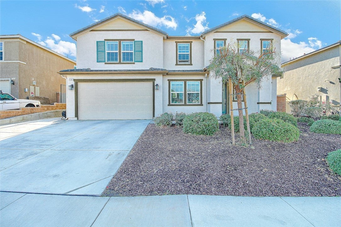 Photo of Listing #IV25095475