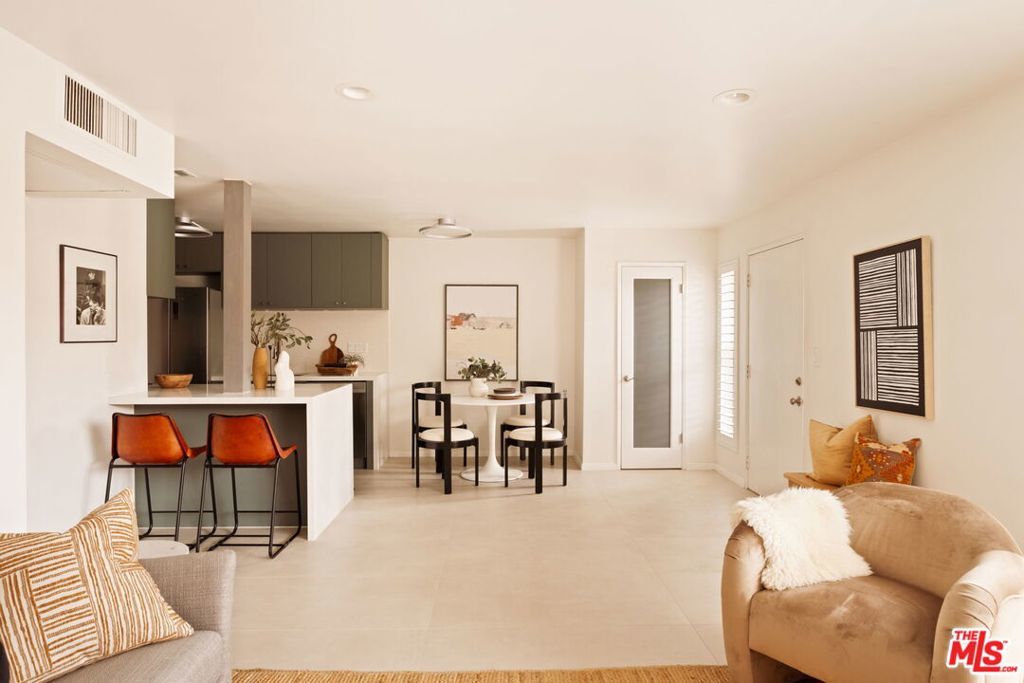 Photo of Listing #25530857