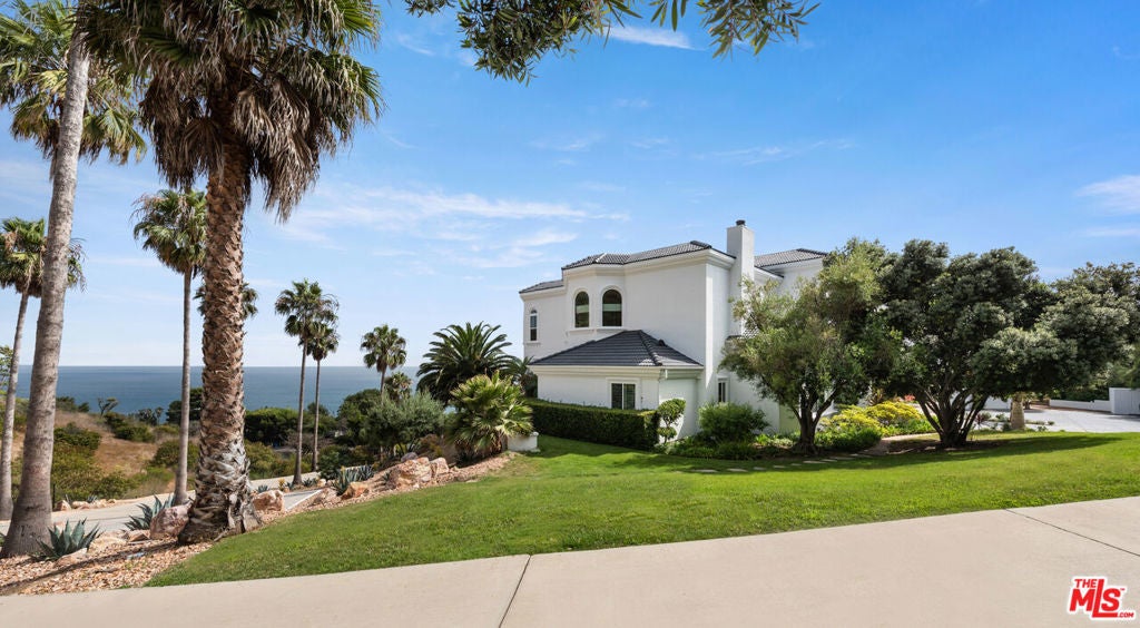 Photo of Listing #25532557