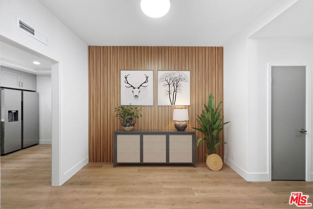 Photo of Listing #25532299