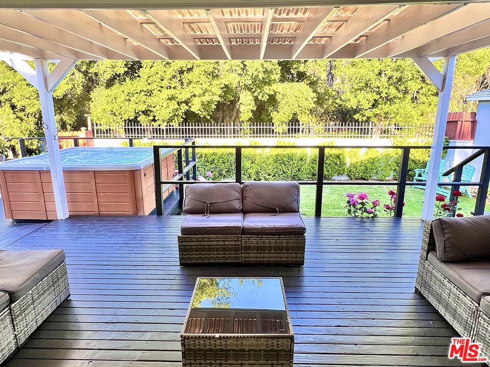 Photo of Listing #25527617