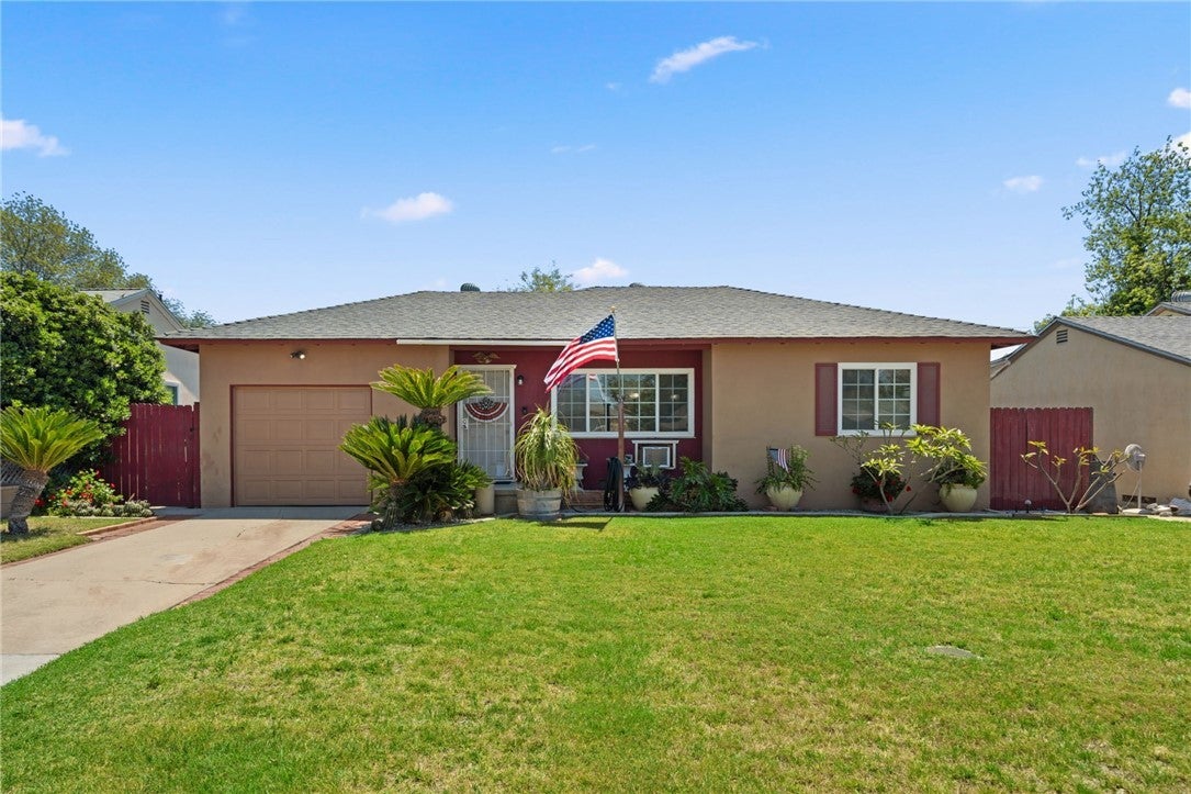 Photo of Listing #IV25096255