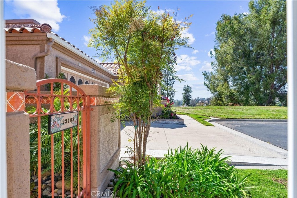 Photo of Listing #OC25040376