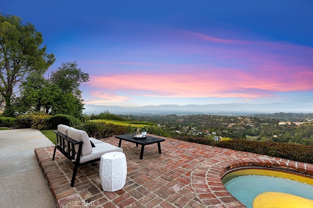 Photo of Listing #SR25096338