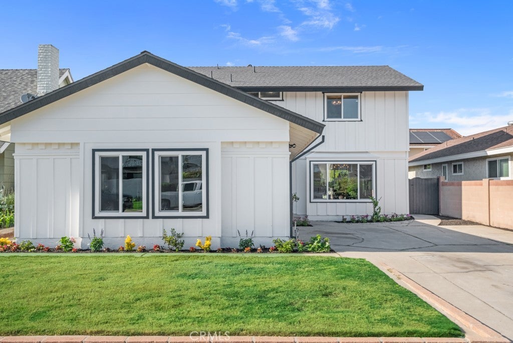 Photo of Listing #IV25095430