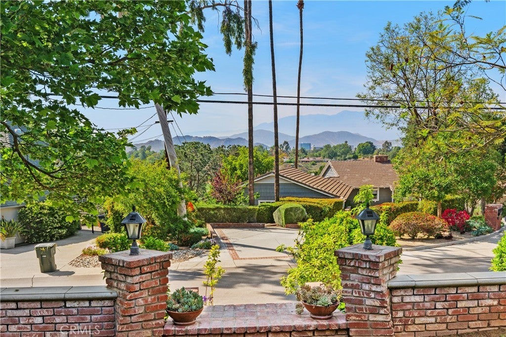 Photo of Listing #IV25089262