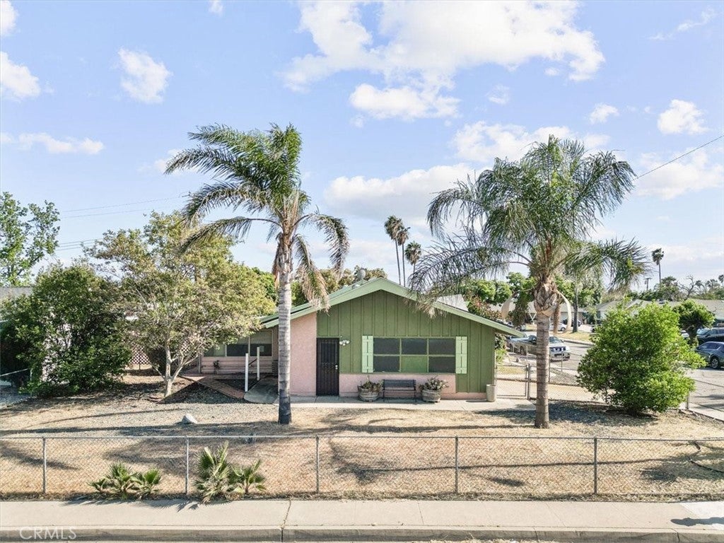 Photo of Listing #DW25096104