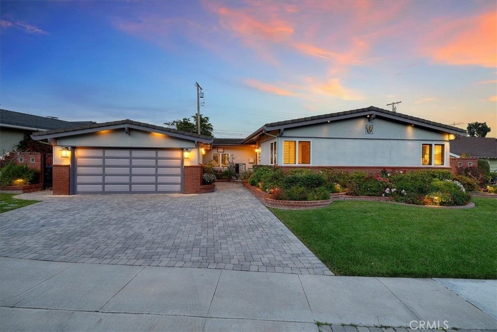 Photo of Listing #SB25049489