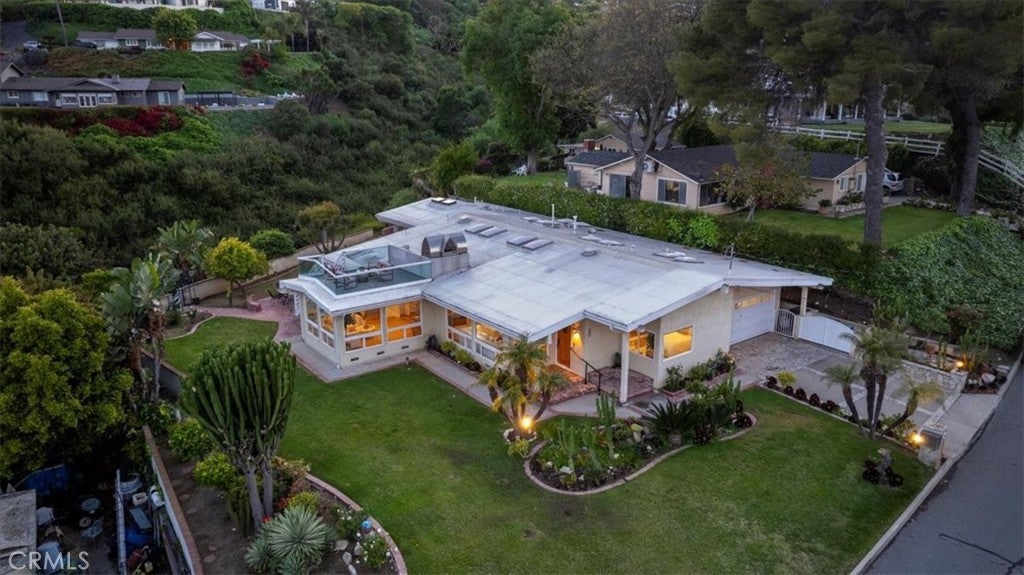 Photo of Listing #PV25093769