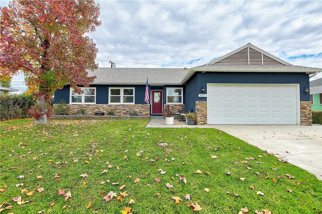 Photo of Listing #IV25096335