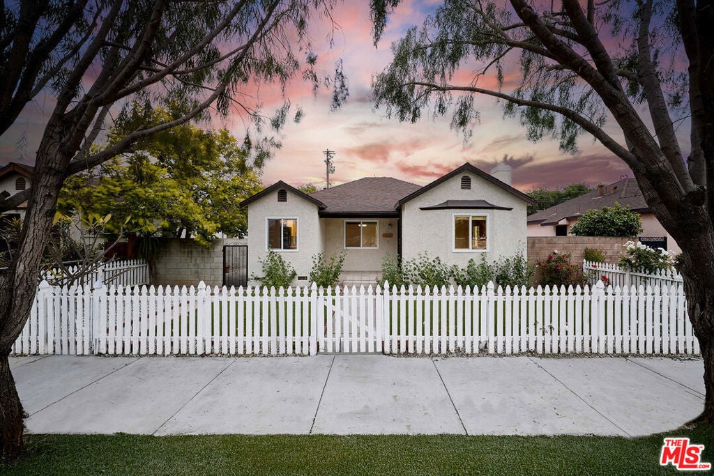 Photo of Listing #25527315