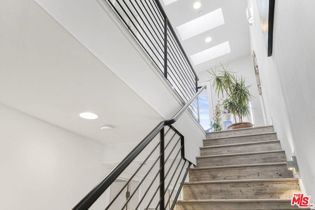 Photo of Listing #25533207