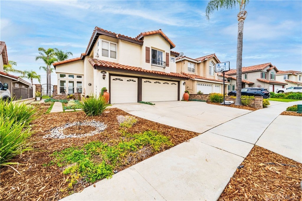 Photo of Listing #IV25097205