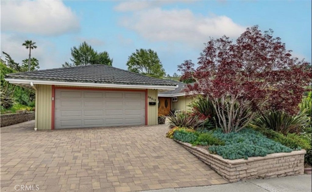 Photo of Listing #PV25097227