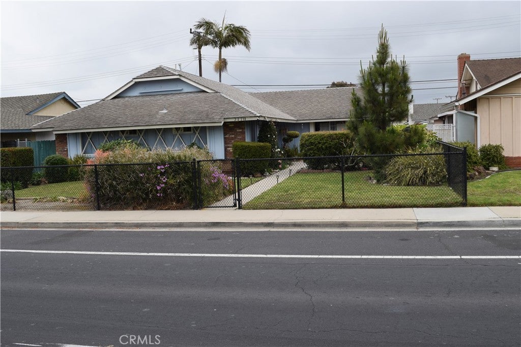 Photo of Listing #SR25097290